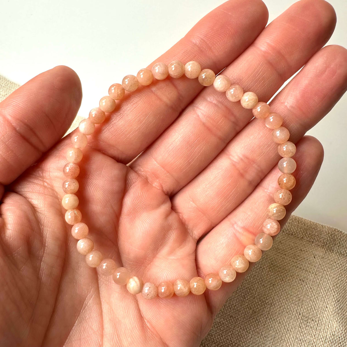 Fersken Månesten armbånd, billede 2